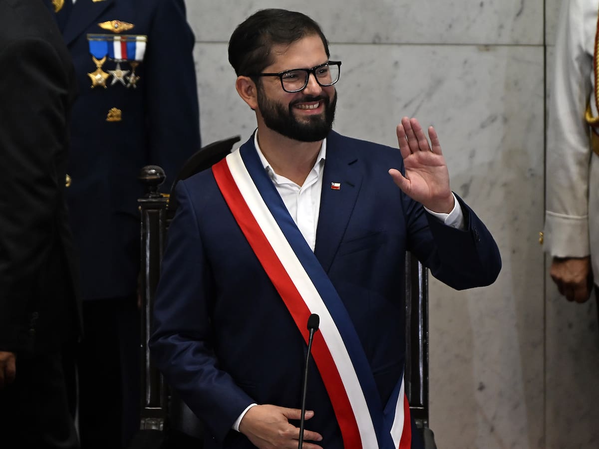 Escala controversia por redes sociales de Presidencia: acusan que gobierno de Boric se “apropió” de cuentas institucionales