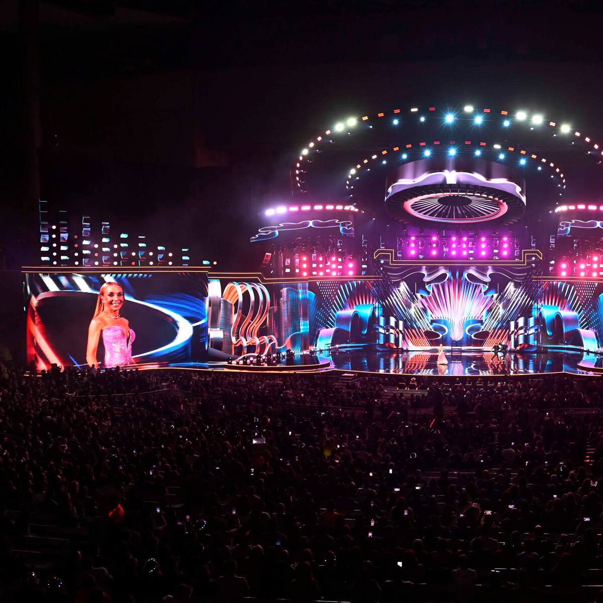 Festival de Viña 2025: así fue la obertura que juntó Emilia Dides, Kidd Voodoo y Claudio Narea