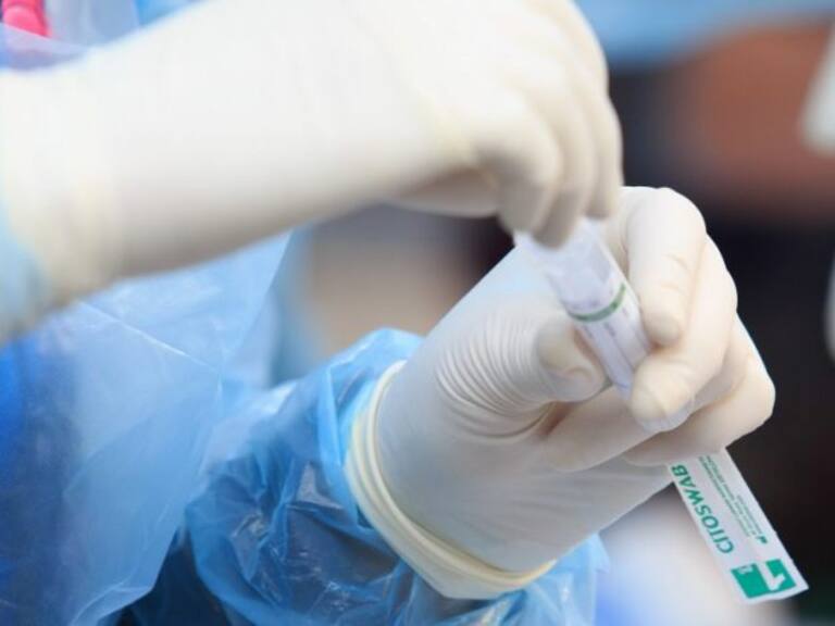 Covid en Chile: casos nuevos superan los 7 mil y se registran 53 fallecidos a nivel nacional