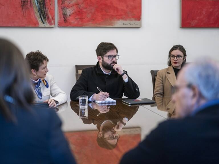 Cadem: 69% opina que la prioridad del Gobierno debería ser combatir la delincuencia ante hechos delictivos en Chile