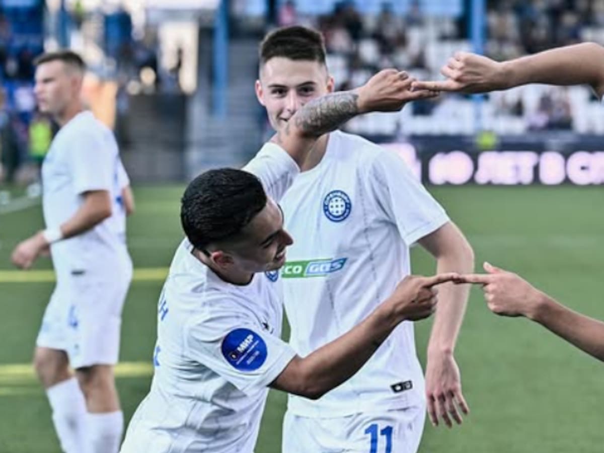 “A pesar de estar lejos de su casa y de su hijo, está en su mejor momento: su meta es jugar en La Roja”