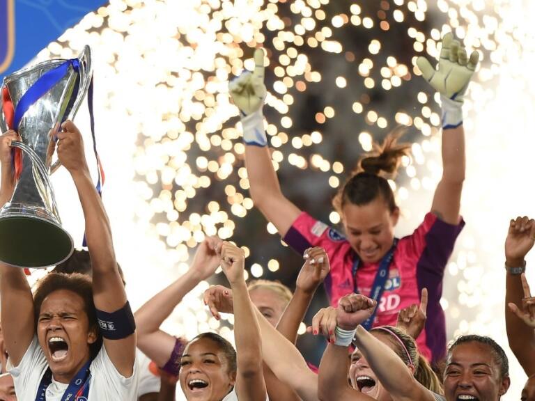 La emoción de Tiane Endler por el fallecimiento de Marco Cornez: "Cambió mi vida, espero se sienta muy orgulloso de mi"