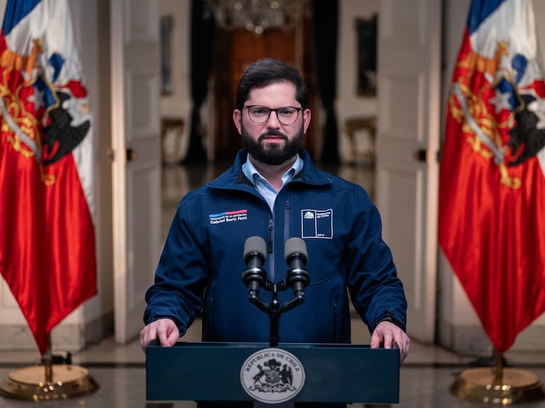 Presidente Boric anuncia proyecto de fin al CAE