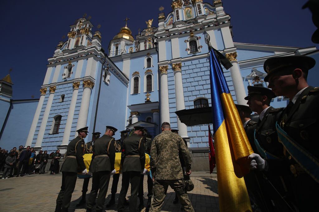 El servicio funeral de un soldado ucraniano en la ciudad de Kiev