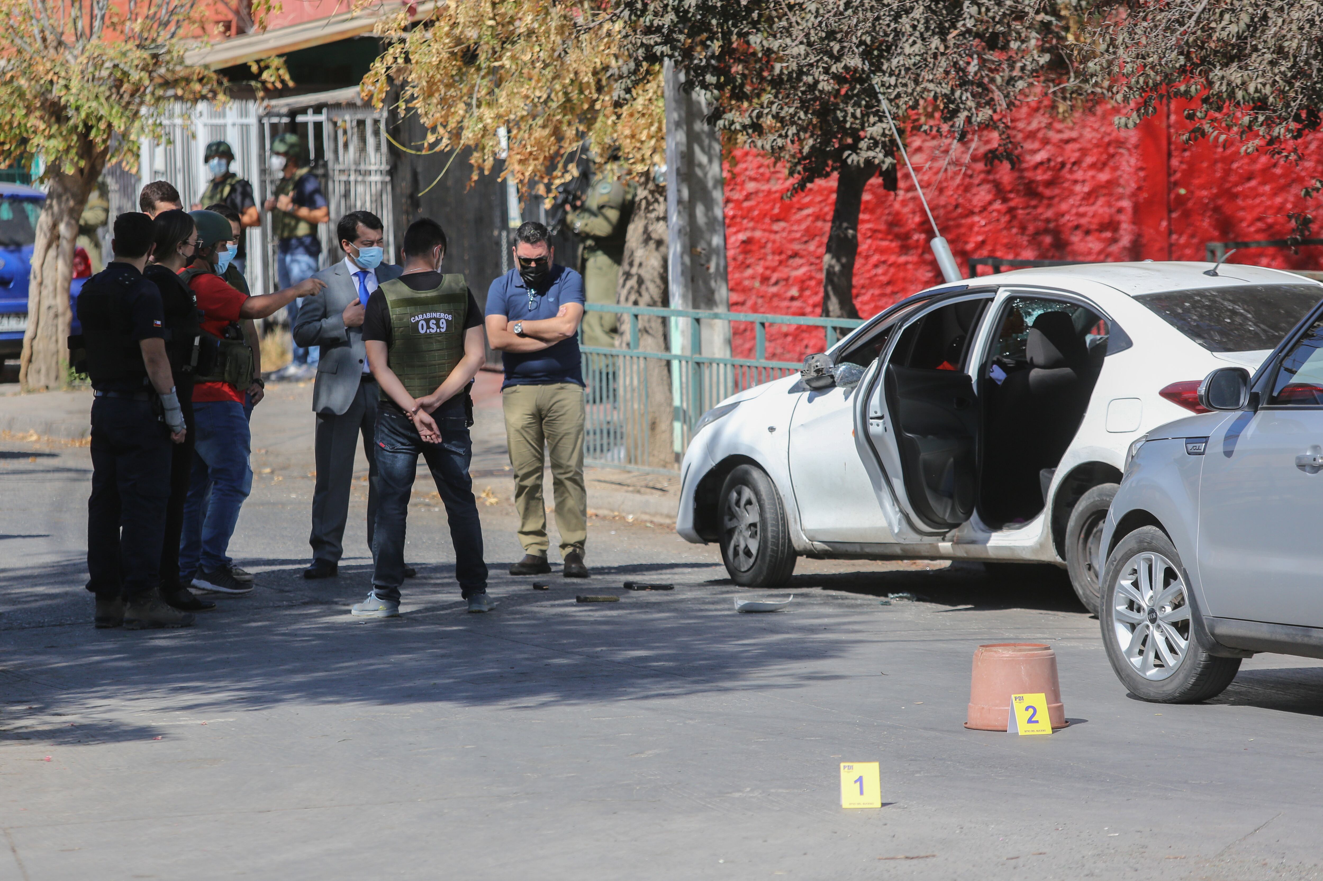 21 de MARZO de 2022/ PUENTE ALTOCon dos carabineros heridos y un delincuente muerto termino una balacera en Santa Rosa con Castro en Puente Alto. Carabineros del OS9 realizaban diligencias cuando fueron atacados con armas de fuego
FOTO: DIEGO MARTIN/AGENCIAUNO