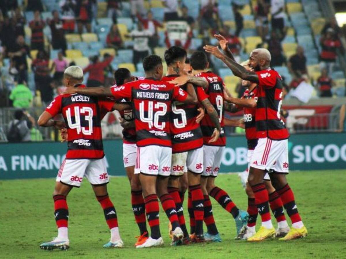 Flamengo goleó a Vasco en el Brasileirao con tremendo golazo del chileno Erick Pulgar