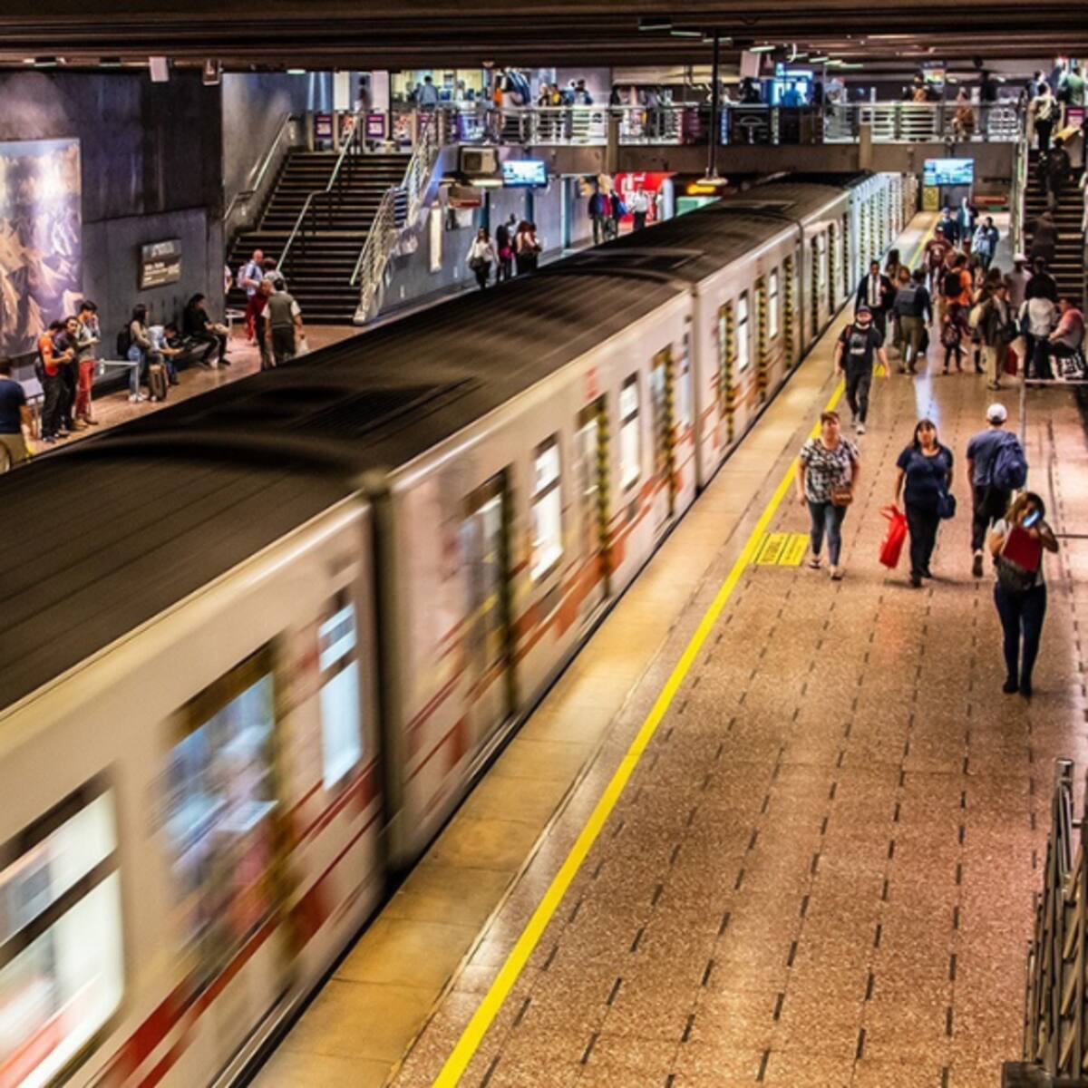 Tormenta en Santiago: Metro cierra estaciones de Línea 1 y suspende tramos de Línea 2
