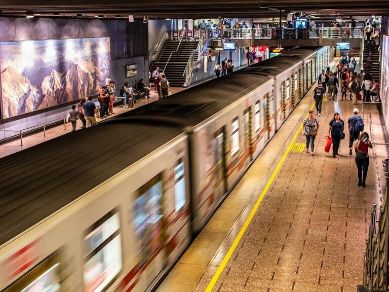 Metro de Santiago en Fiestas Patrias: revisa los horarios del transporte subterráneo para el 18, 19 y 20 de septiembre