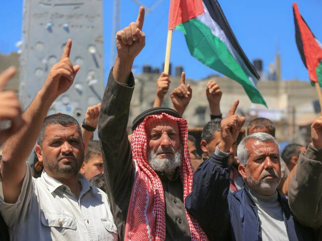 Palestinos protestan en Gaza por la violencia de la policía israelí en Jerusalén