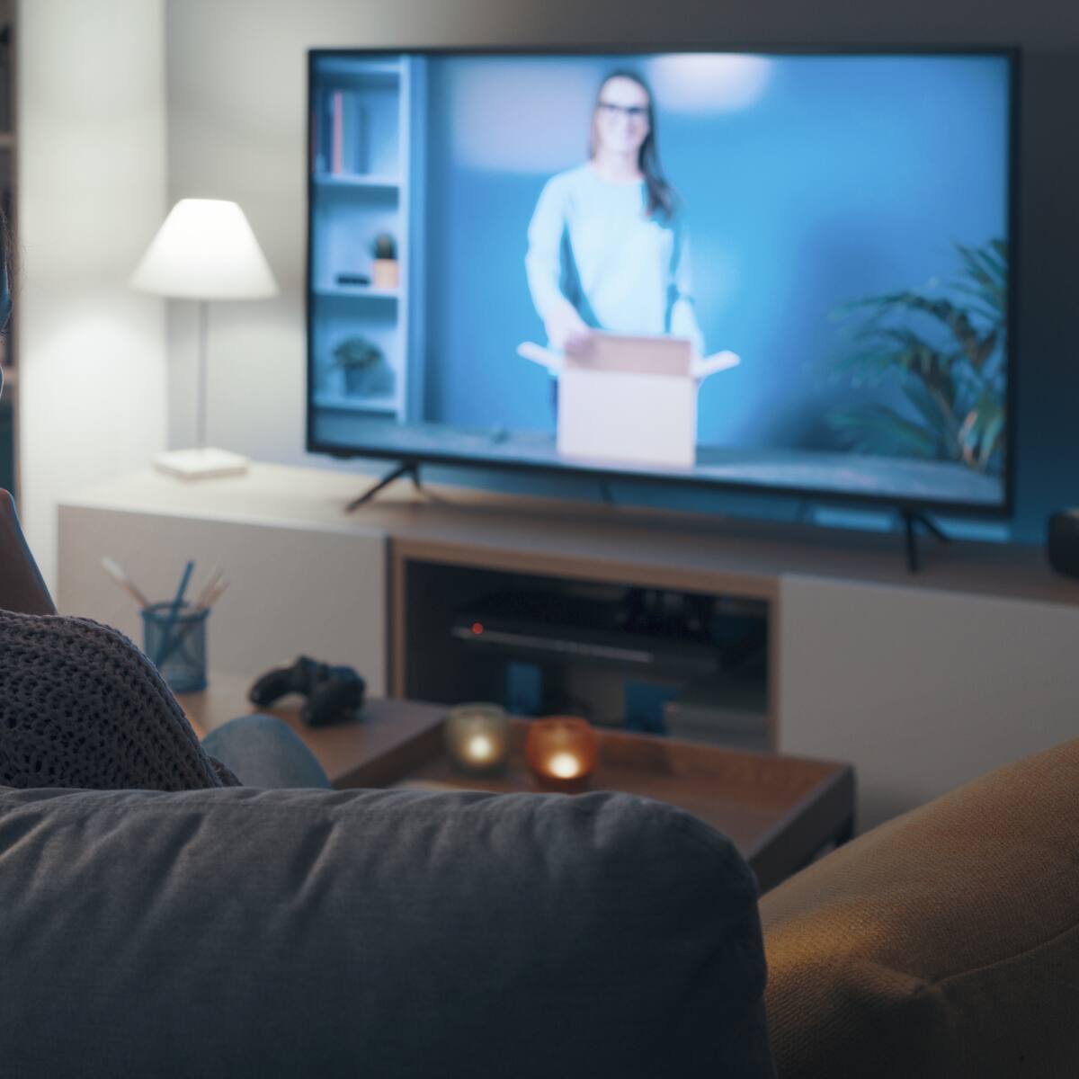 Multitienda vendía deco de TV pirata en marketplace: reclamo de influyentes del mundo del contenido en Chile