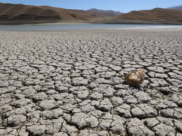 Un lago casi sin agua por el calentamiento global