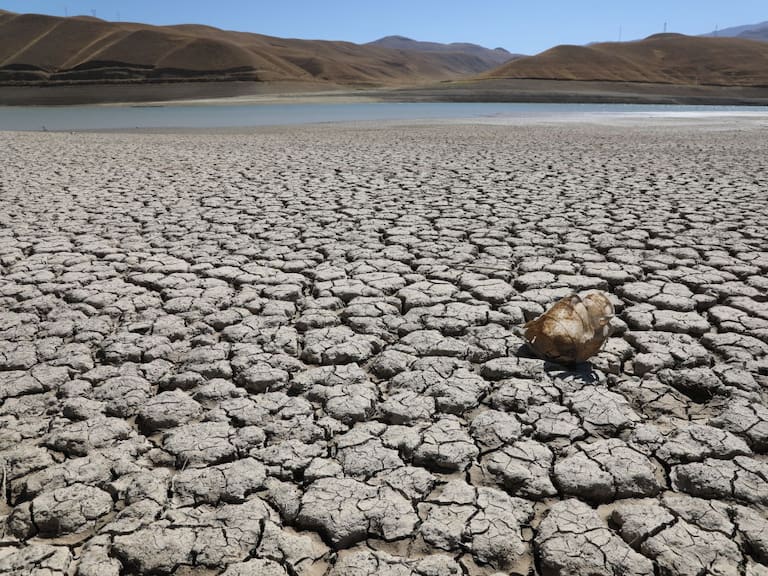 Un lago casi sin agua por el calentamiento global