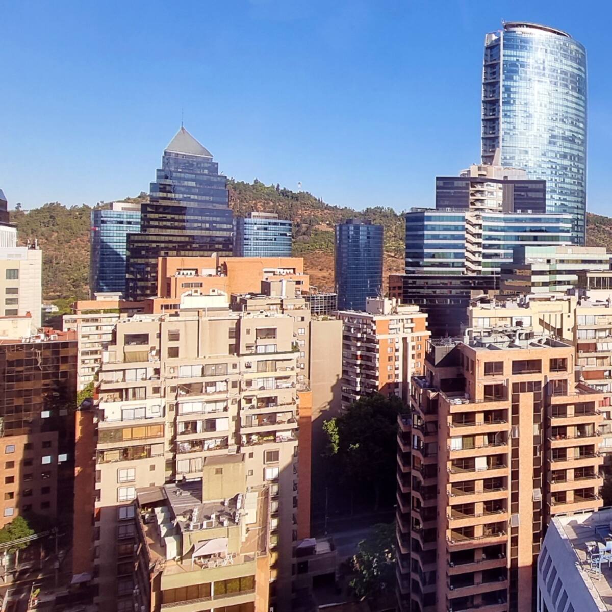 Administradores actuaban como jueces: Corte de Apelaciones anula insólita medida en edificio de Las Condes