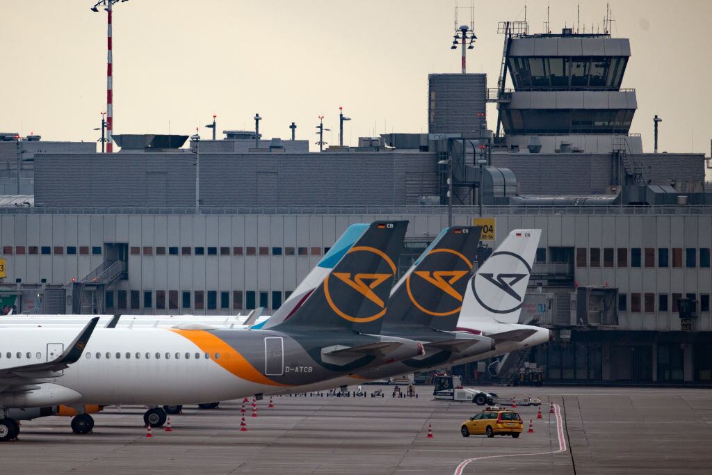 Los aviones detenidos en el aeropuerto de Düsseldorf
