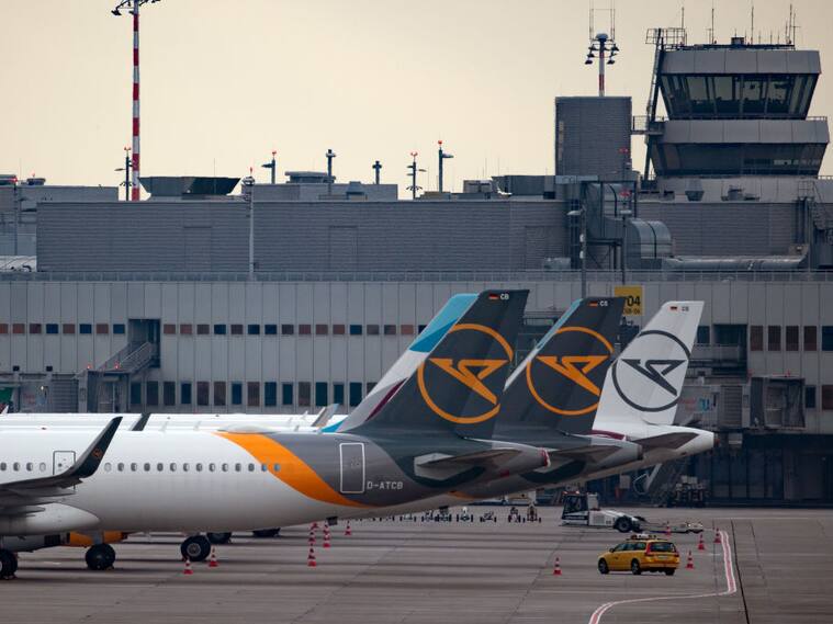 Los aviones detenidos en el aeropuerto de Düsseldorf