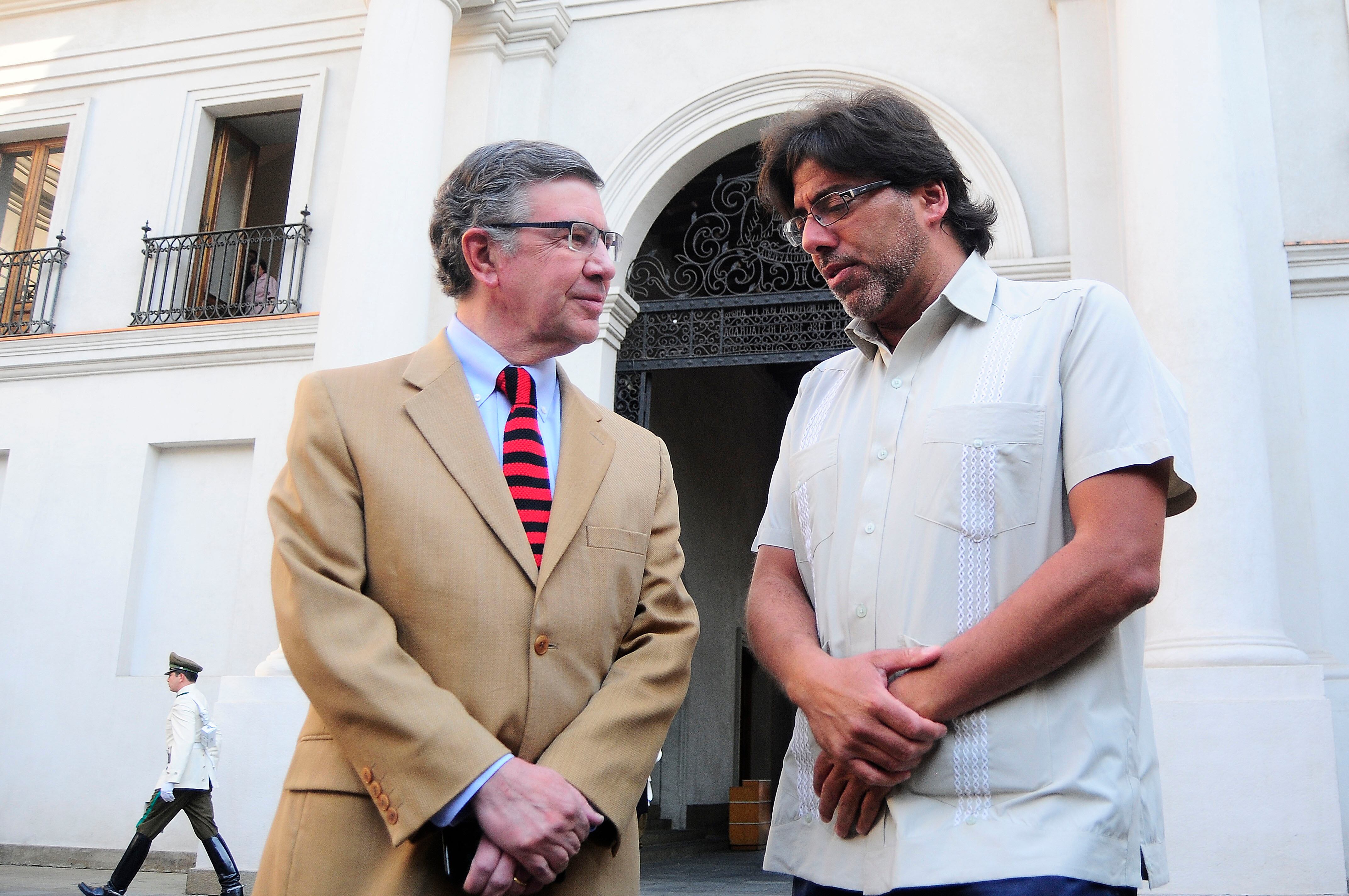 4 de enero del 2017/SANTIAGOLa Presidenta de la República, Michelle Bachelet, ofrece un desayuno a los alcaldes y alcaldesas de todo Chile. Los alcaldes Joaquin Lavin y Daniel Jadue conversa.
FOTO: SEBASTIAN BELTRAN GAETE/AGENCIAUNO