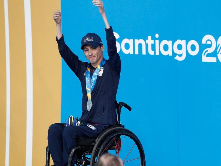 Alberto Abarza logra su quinta plata en Santiago 2023 y agiganta su histórico legado