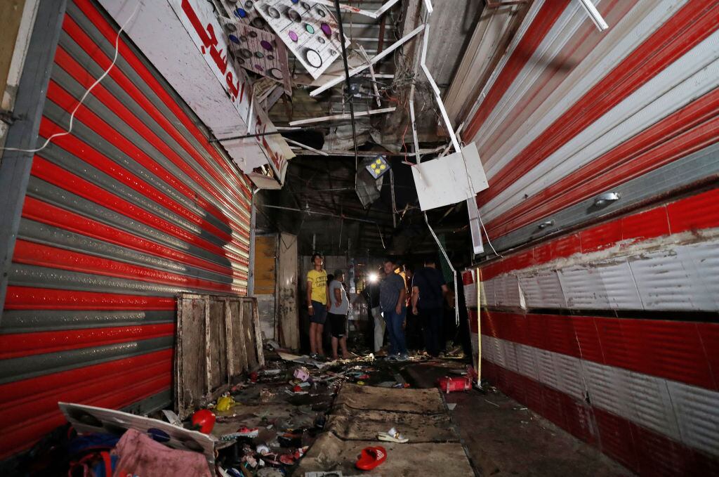 El daño que dejó el ataque terrorista en un mercado del barrio de Sadr City