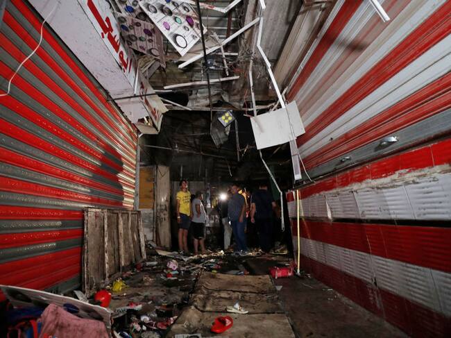 El daño que dejó el ataque terrorista en un mercado del barrio de Sadr City