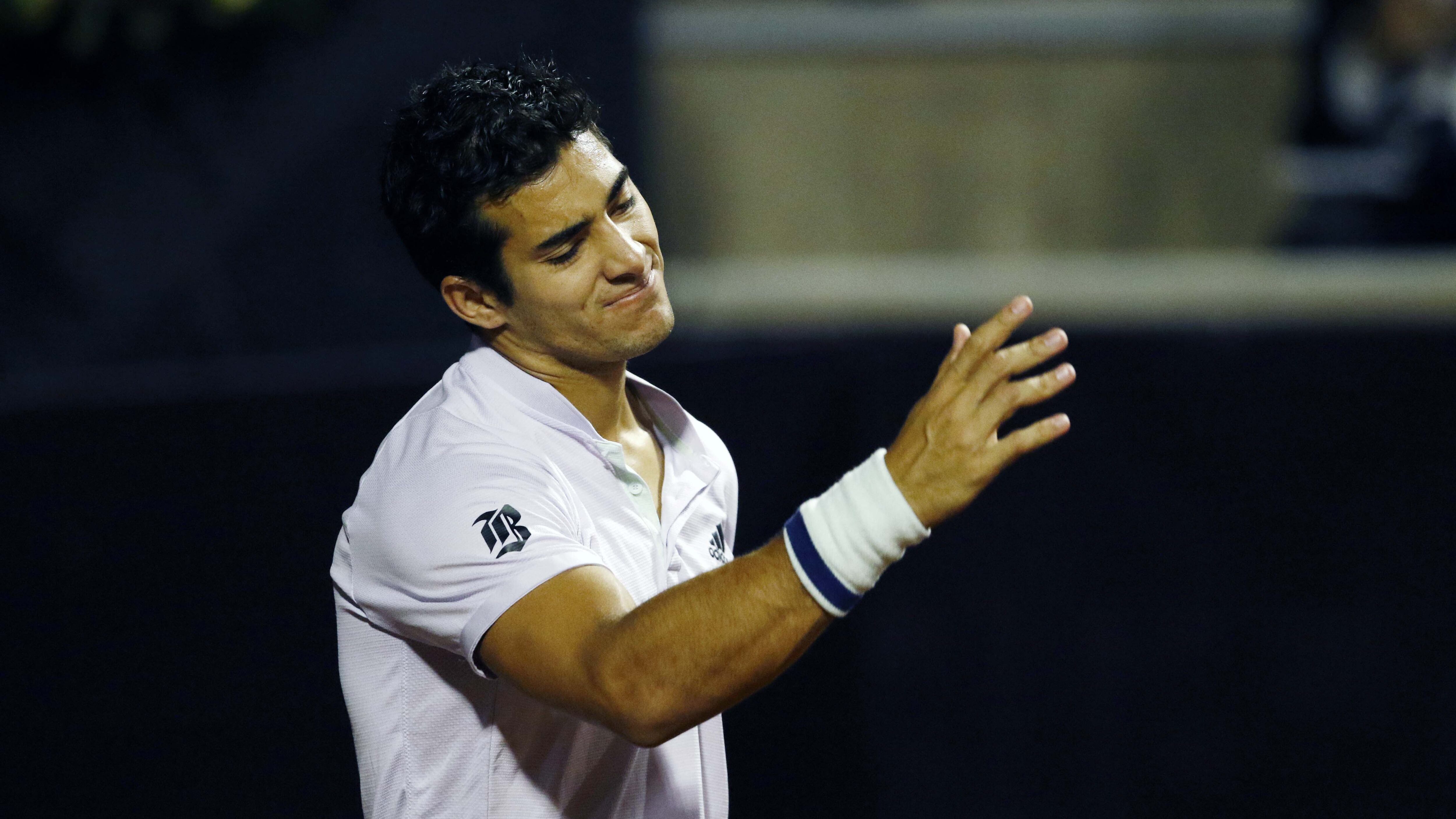28 de Febrero 2020/ SANTIAGOEl tenista Cristian Garin (CH) se lamenta punto perdido , durante el partido de cuartos de final contra el jugador Thiago Seyboth (BRA), valido por la ATP 250 Santiago, realizado en las canchas de tenis del Club Universidad Catlica en San Carlos de Apoquindo, ubicada en la Comuna de Las Condes
FOTO: Jose Francisco Zuiga /AGENCIAUNO