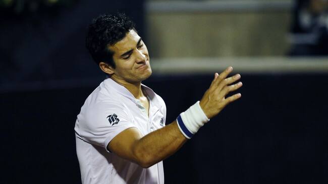 28 de Febrero 2020/ SANTIAGOEl tenista Cristian Garin (CH) se lamenta punto perdido , durante el partido de cuartos de final contra el jugador Thiago Seyboth (BRA), valido por la ATP 250 Santiago, realizado en las canchas de tenis del Club Universidad Catlica en San Carlos de Apoquindo, ubicada en la Comuna de Las Condes
FOTO: Jose Francisco Zuiga /AGENCIAUNO