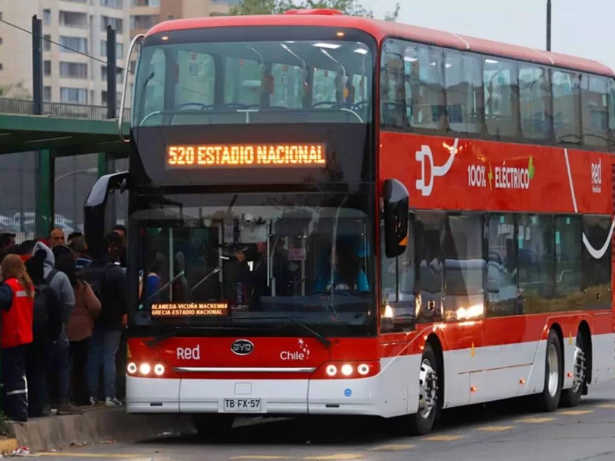 Ministro De Grange anuncia cambios tras recorte en Transportes: actualización importante para buses
