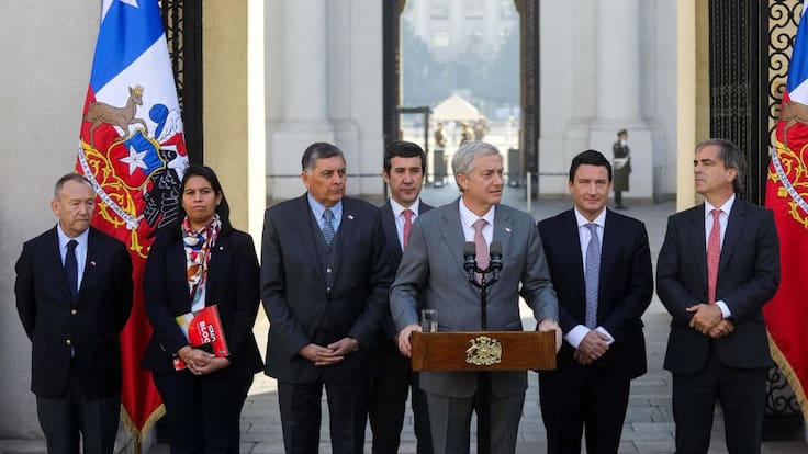 Ante tensión entre Chile Vamos y Republicanos: Kast llama a “afiatar las confianzas” entre partidos oficialistas