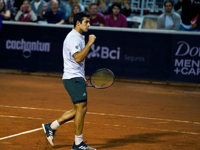 27 de Febrero 2020/ SANTIAGO
El tenista Alejandro Davidovich (ESP) celebra su triunfo , tras ganar el partido de cuartos de final contra el jugador Cristian Garin (CH), valido por la ATP 250 Santiago, realizado en las canchas de tenis del Club Universidad Católica en San Carlos de Apoquindo, ubicada en la Comuna de Las Condes
FOTO: Jose Francisco Zuñiga /AGENCIAUNO