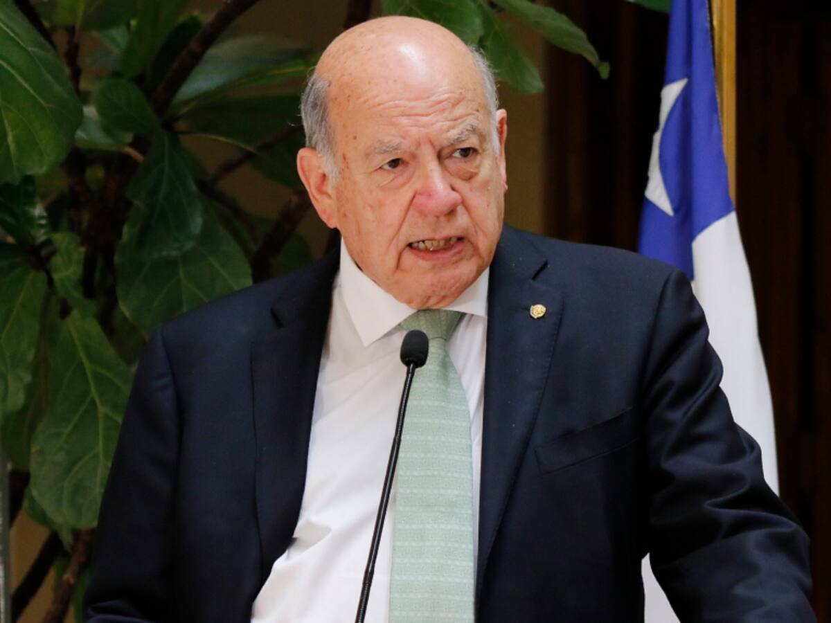Senador Insulza (PS) afirma que cuestionamientos a Carabineros en el estallido social fueron «errores graves»