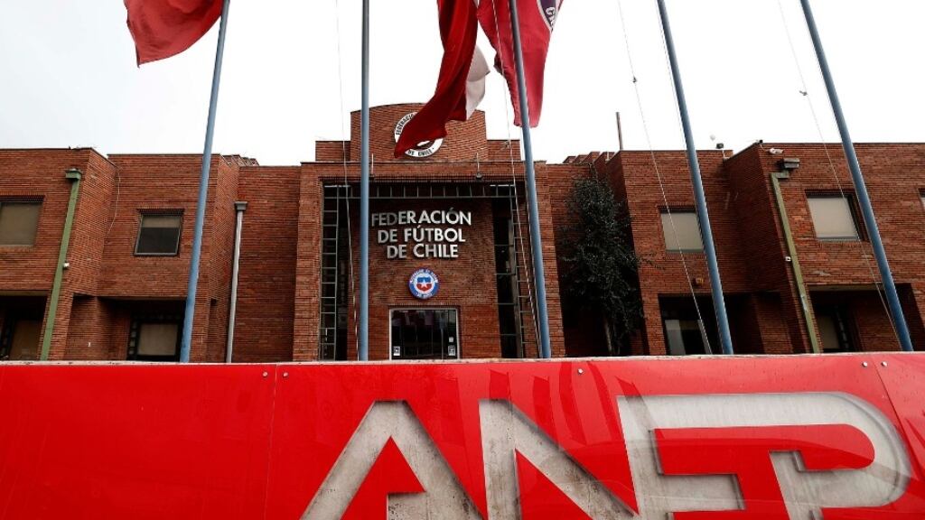 Milad desestima presiones de los clubes por contratos con casas de apuestas online: "No sé qué mesa golpearon"