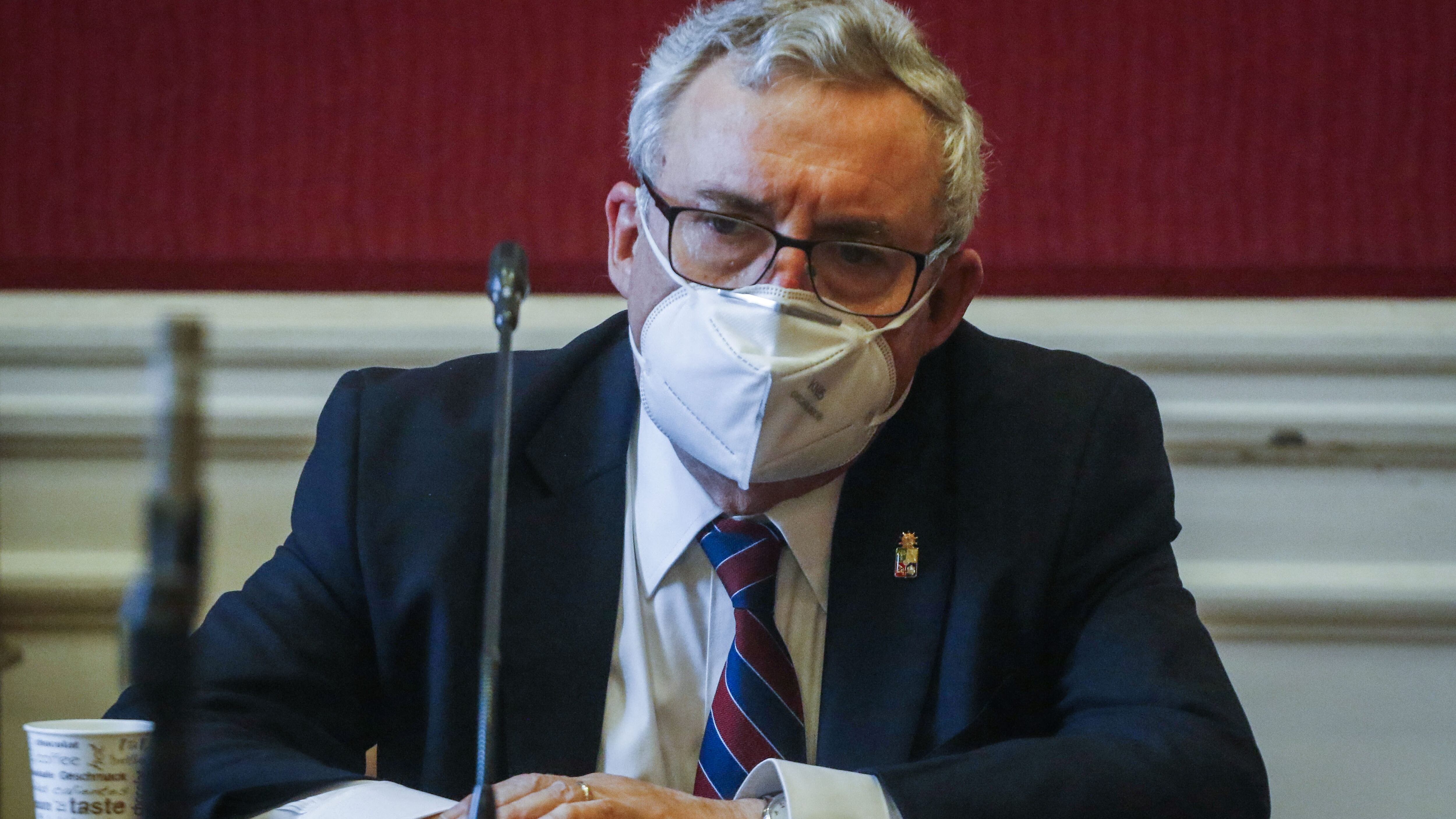 18 de marzo del 2021/SANTIAGOEl Rector de la Universidad de Chile, Ennio Vivaldi, se reúne con la nueva presidenta del Senado, con el objetivo de reconocer la labor de estas instituciones, e invitar a los rectores a desarrollar una agenda de trabajo transversal con la cámara alta.
FOTO: SEBASTIAN BELTRAN GAETE/AGENCIAUNO