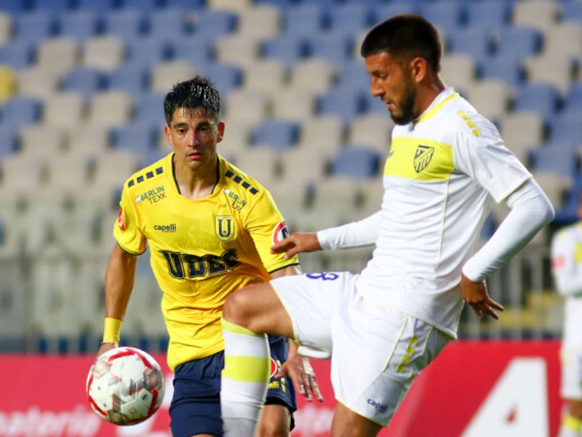 Primera B: U. de Conce y Barnechea igualaron en vibrante partido en el Ester Roa, mientras que Santa Cruz superó a Limache como forastero