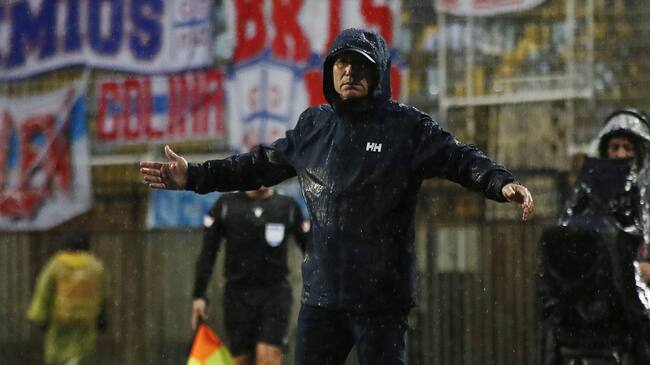 Ariel Holan tras el empate de la UC: Volvimos a cometer errores infantiles