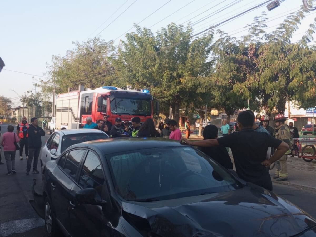 Un infarto habría generado el accidente: conductor muere en choque por alcance en Cerro Navia