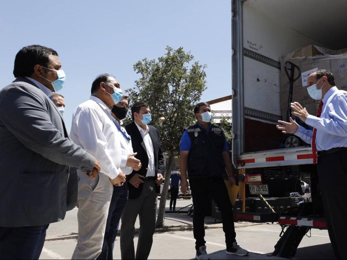 «Vamos Chilenos» despachó los primeros 40 mil kits de alimentos e insumos para adultos mayores
