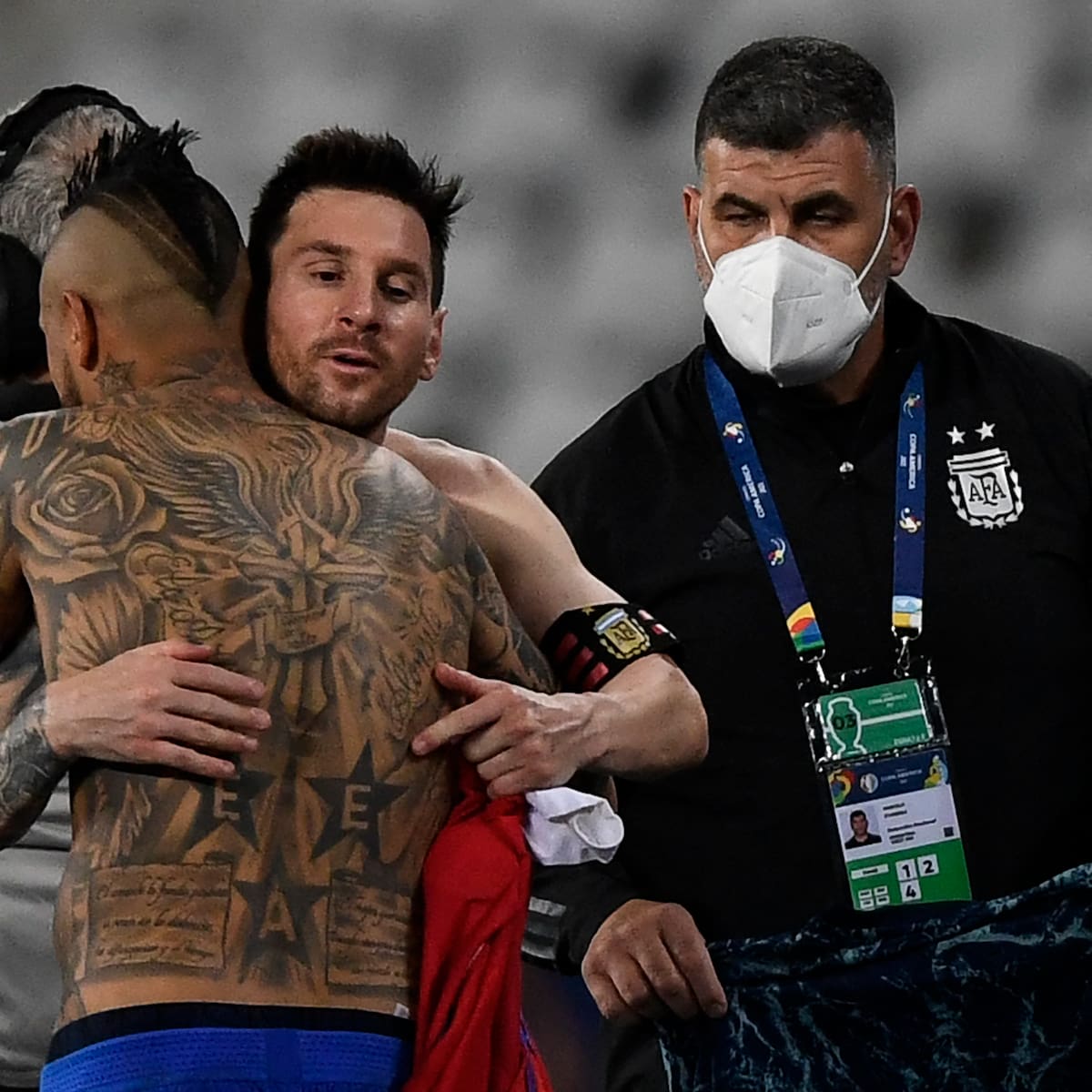 El emotivo mensaje de Arturo Vidal a Messi antes de su despedida con Argentina: “Amigo...”