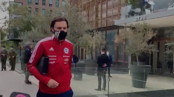 We love you Ben: Brereton y Medel compartieron con los hinchas previo a la práctica