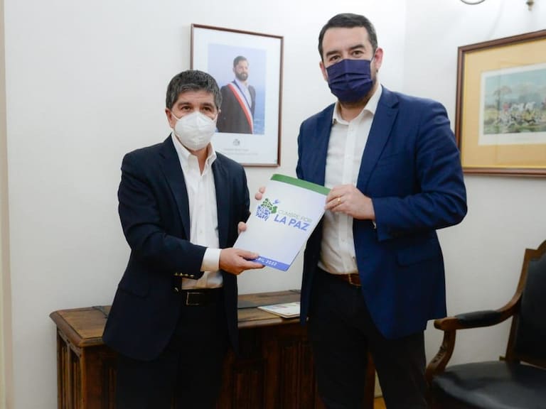 «Araucanía 2030»: Gobernador regional entrega propuestas de la Cumbre por la Paz a subsecretario Monsalve y solicita reunión con Presidente Boric