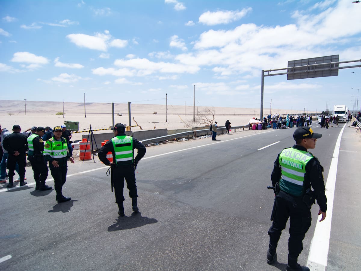 Rafael Cavada desde Complejo Chacalluta en Arica: “Nos dicen que desde el lado peruano dejan pasar o reciben a los inmigrantes a cambio de un soborno”