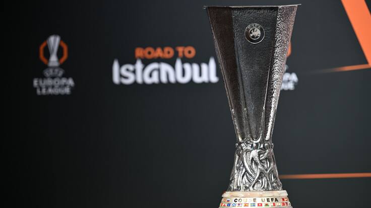 Solo un chileno sigue en carrera: así quedaron los cruces de cuartos de final de la Europa League 2025-26