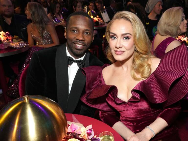 Adele se compromete con su novio