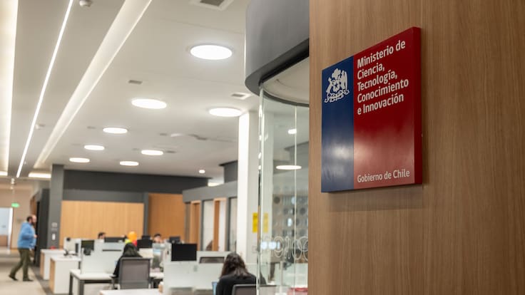 Ministerio de Ciencia pide renuncia a cuatro funcionarios y crecen dudas por posibles nuevos despidos