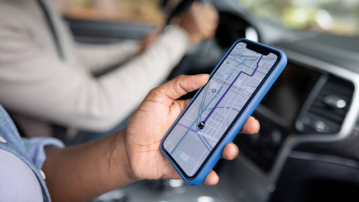 ¿Cuánto gana un conductor que hace “Uber” en Chile? Hay más de 130 mil personas activas en aplicaciones de transporte