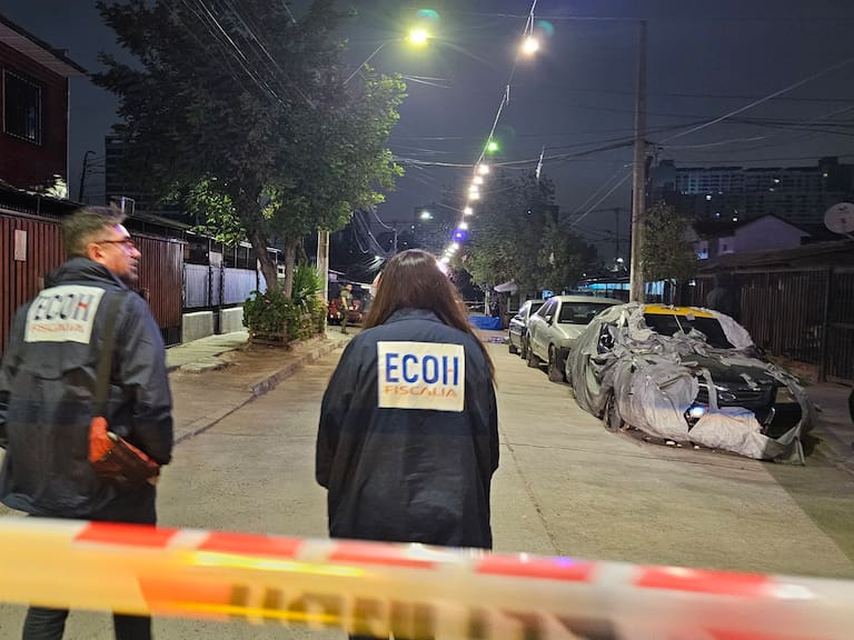 Un fallecido y dos heridos deja balacera en Estación Central: al menos 25 disparos fueron percutados