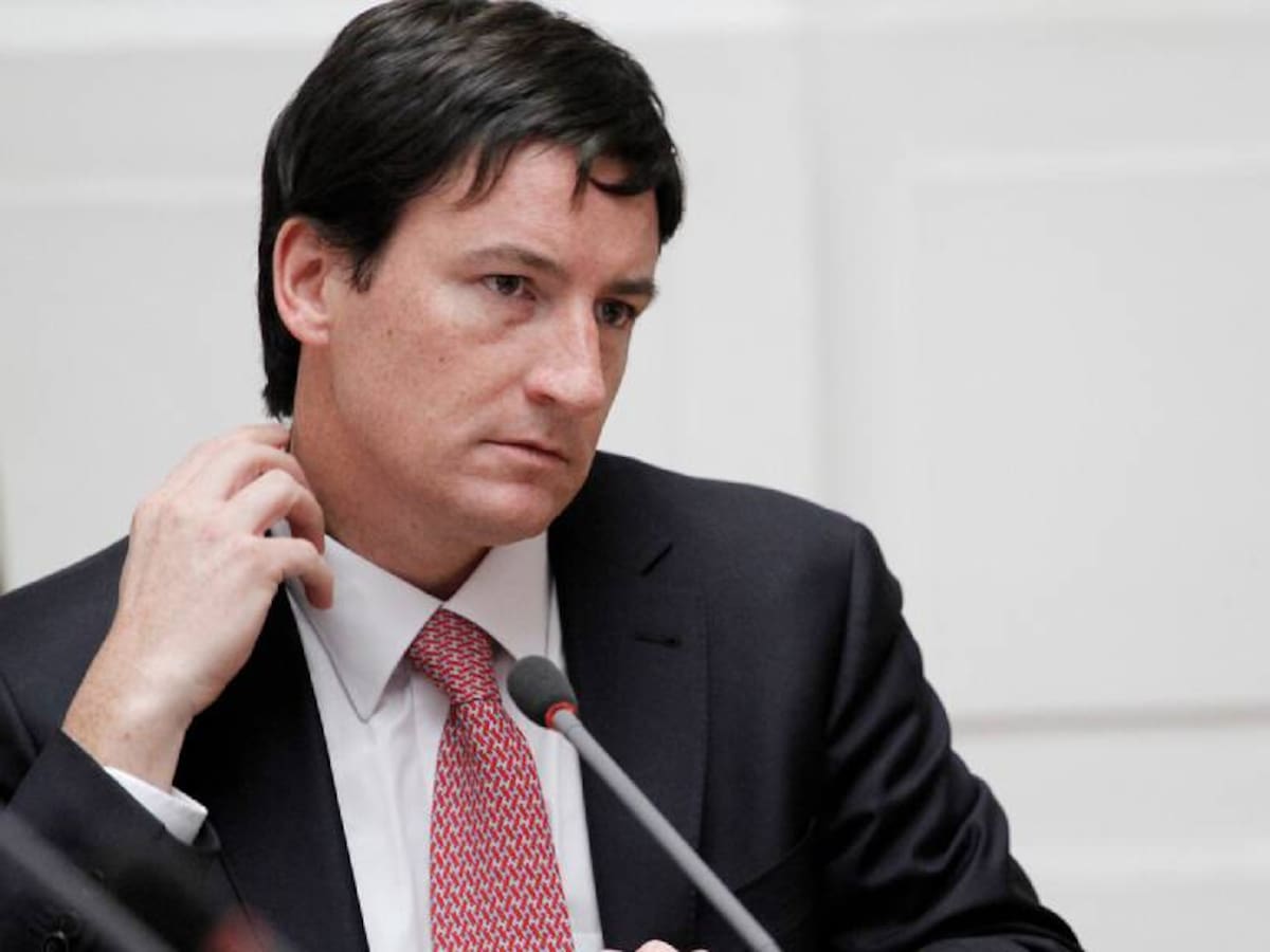 Partido Republicano defiende a Arturo Squella por sueldo en la USS: “No hay alumno que no haya pasado por sus clases”