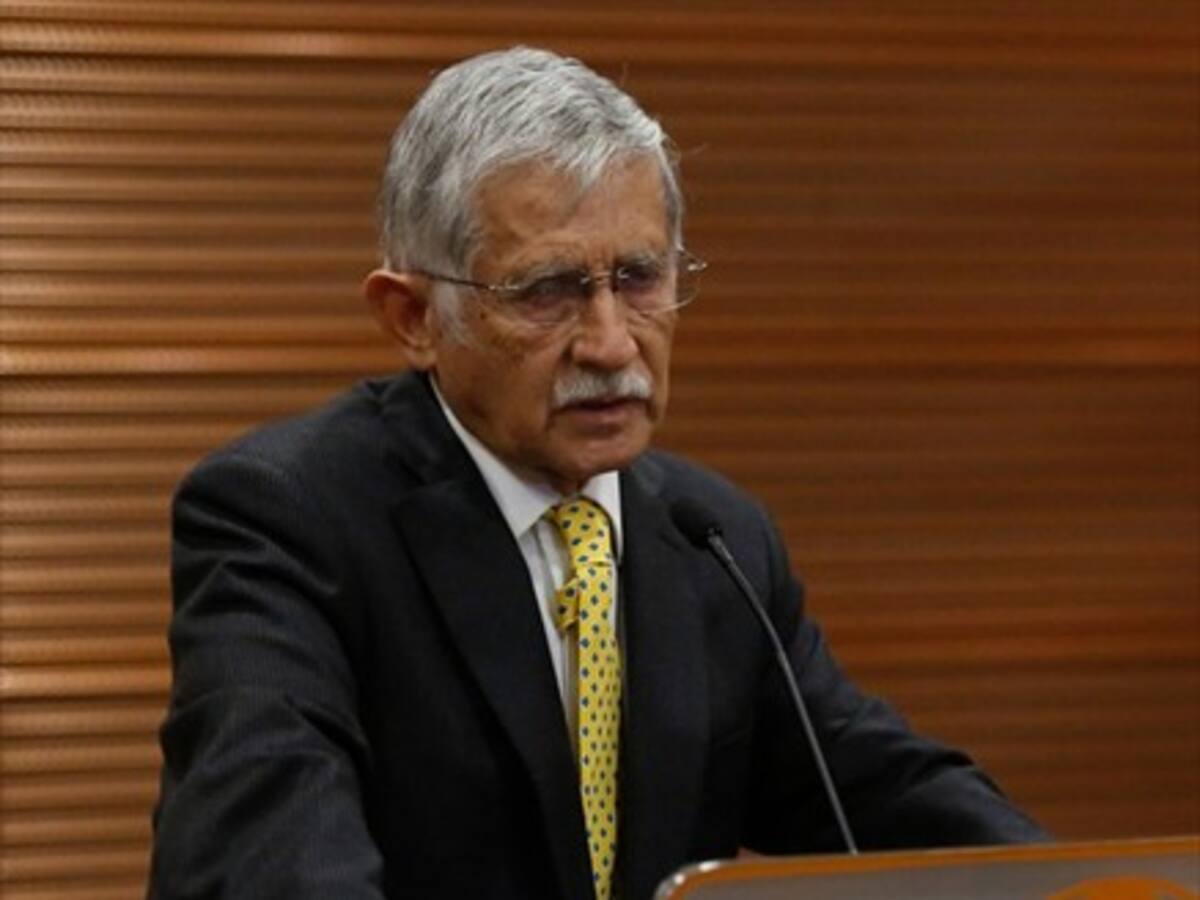 Presidente ejecutivo de Codelco: «No hay plata, viejo, entiéndeme, no hay un puto peso»