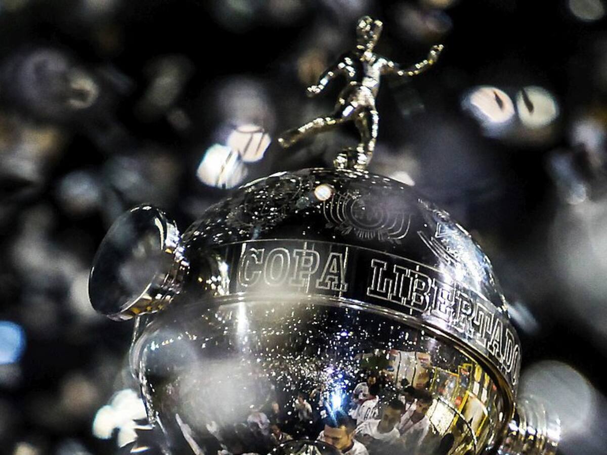 Destaca un duelo de chilenos: Conmebol sorteó las llaves para los octavos de final de Copa Libertadores