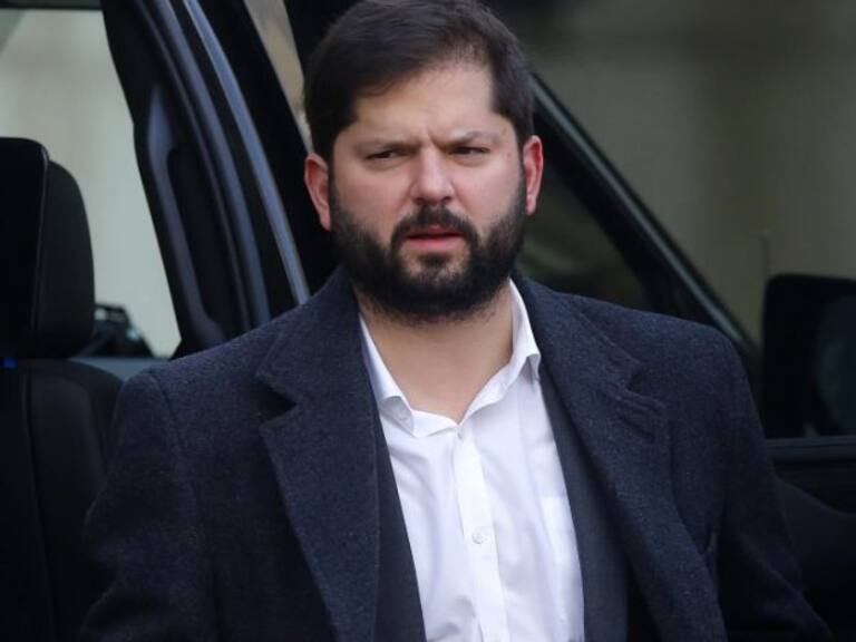 Aprobación de Presidente Boric llega a lo más bajo desde que asumió la administración