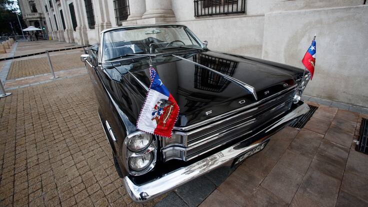 Cuenta Pública 2024: la historia del Ford Galaxie 500 XL, el auto usado por el Presidente Gabriel Boric para llegar al Congreso