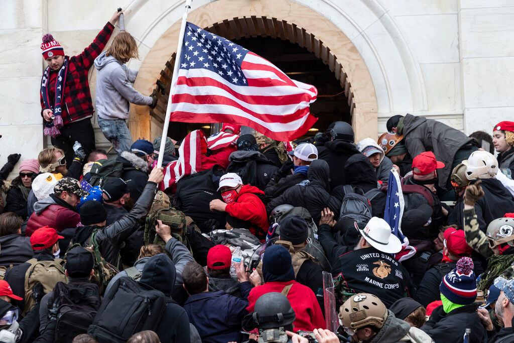 Fanáticos de Trump durante su ataque al Capitolio de EEUU